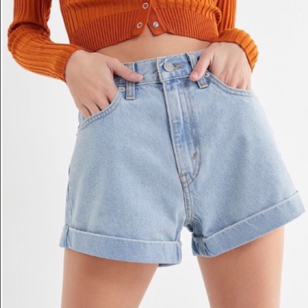 Levi’s high waisted mom denim shorts